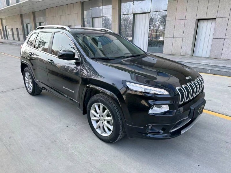 苏州18年Jeep自由光9