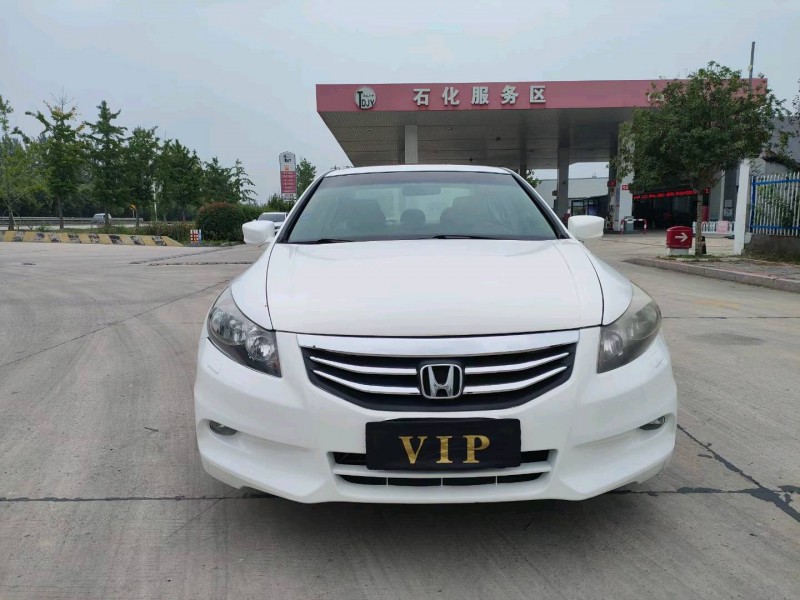 徐州11年本田雅阁1