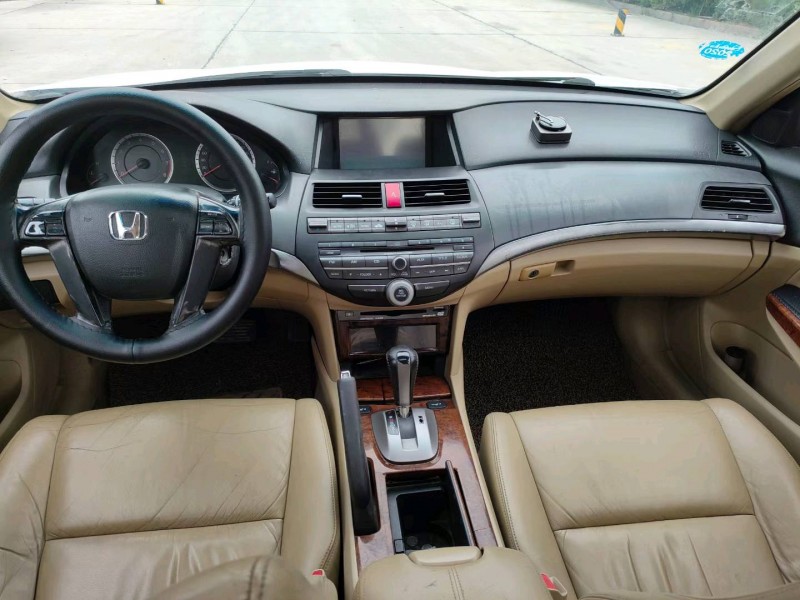 徐州11年本田雅阁7