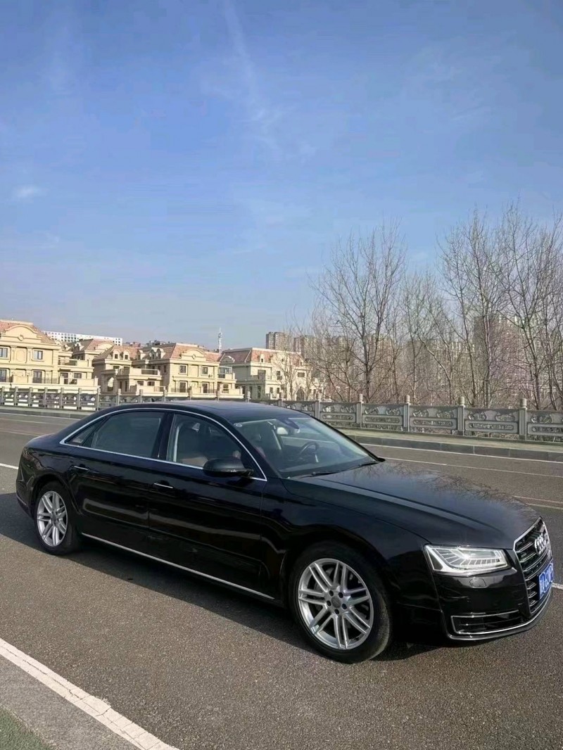 青岛16年奥迪A8L2