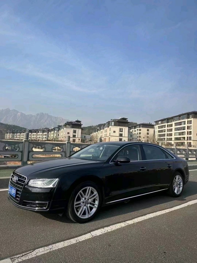 青岛16年奥迪A8L3