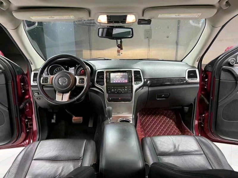 成都12年Jeep大切诺基7