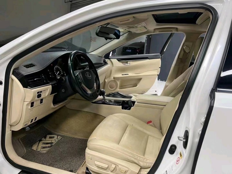 成都14年雷克萨斯ES4