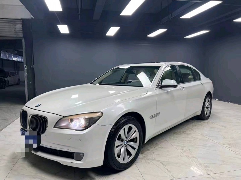 成都11年宝马7系2