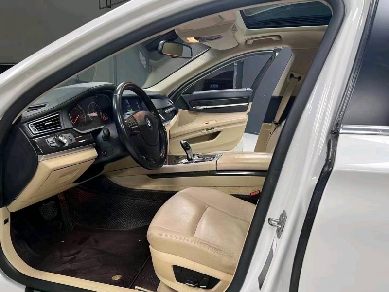 成都11年宝马7系7