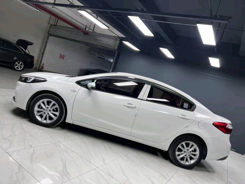 成都19年起亚K33