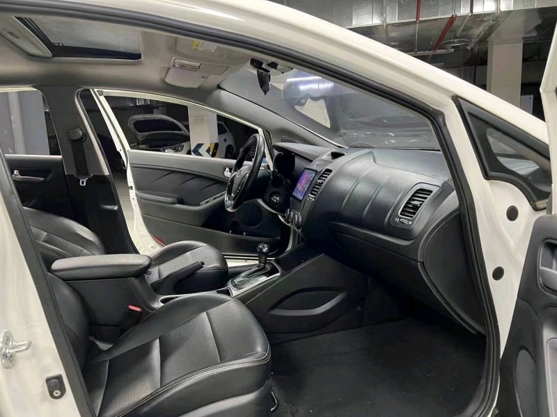 成都19年起亚K38