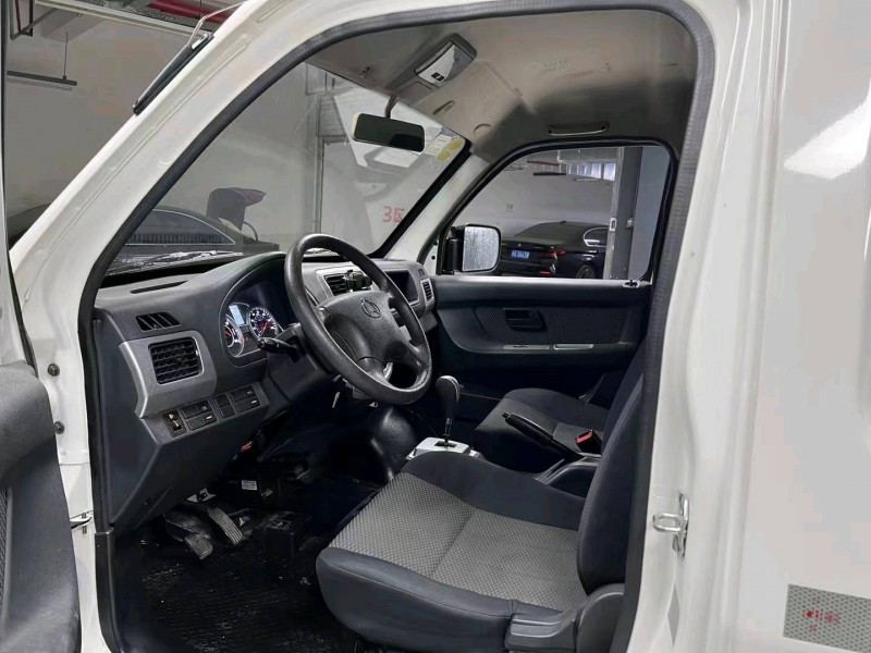 成都22年长安汽车之星8