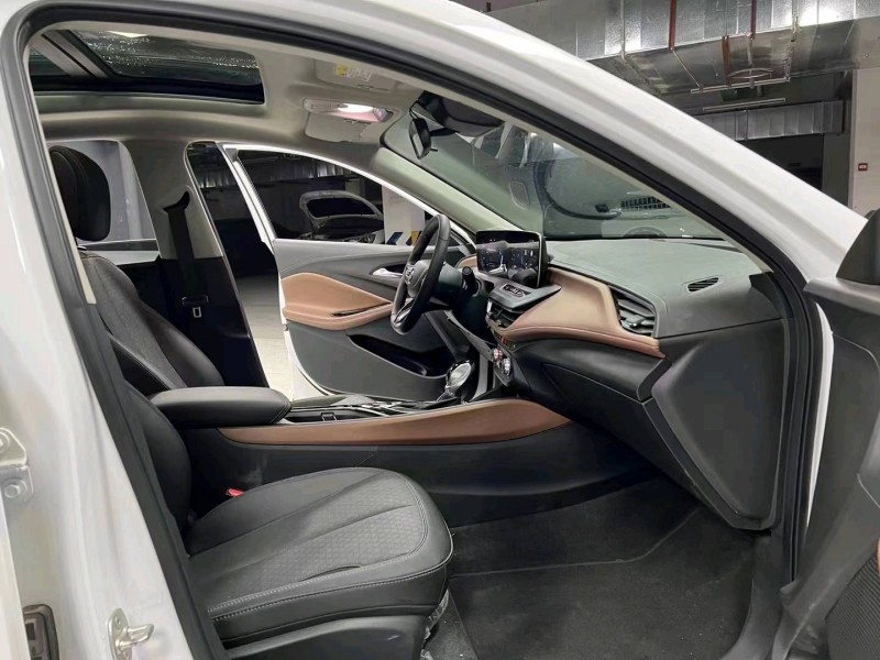 成都22年别克威朗4