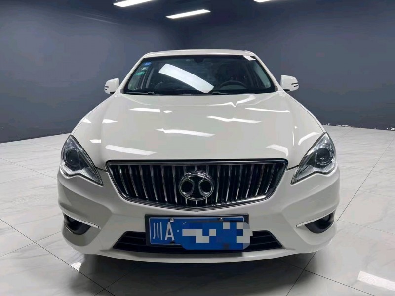 成都19年北汽绅宝D701