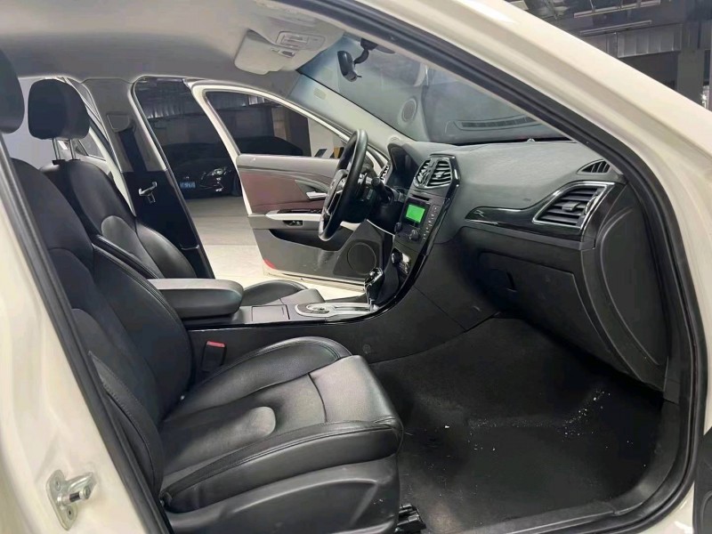 成都19年北汽绅宝D704