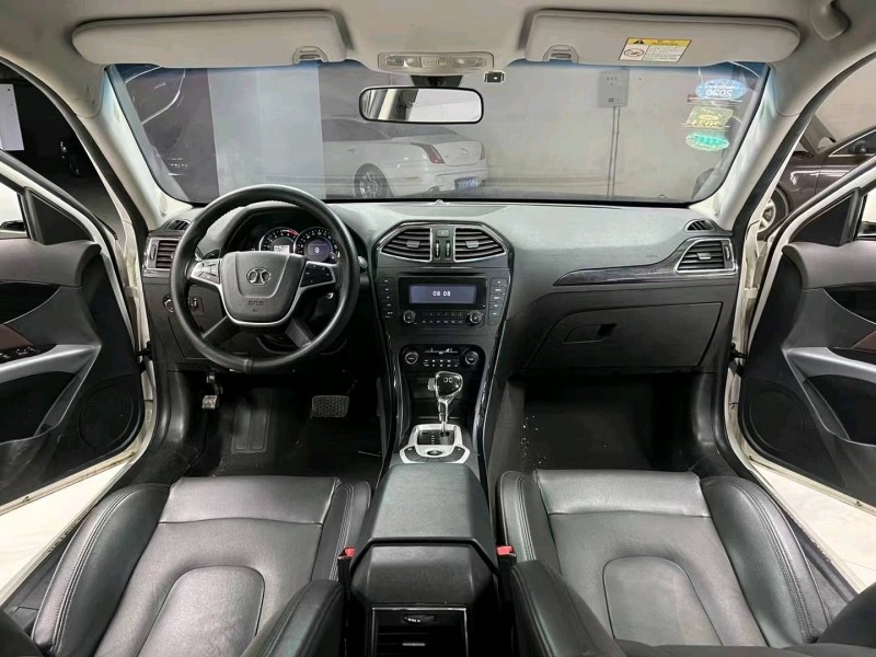 成都19年北汽绅宝D709