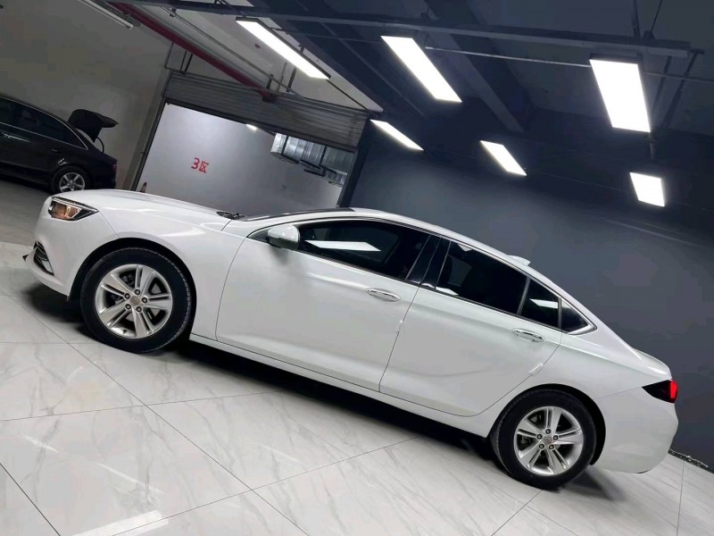 成都18年别克君威3