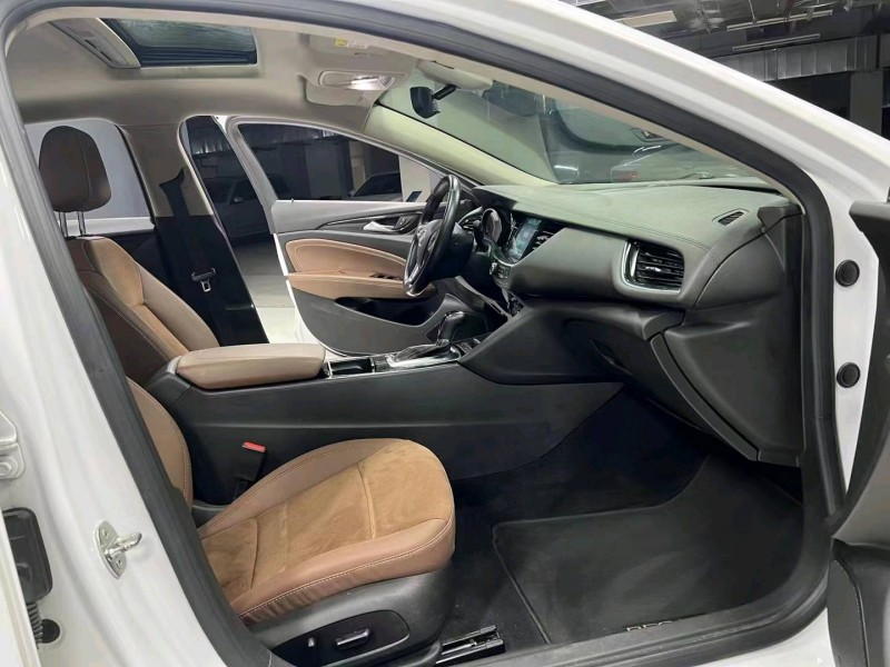 成都18年别克君威4