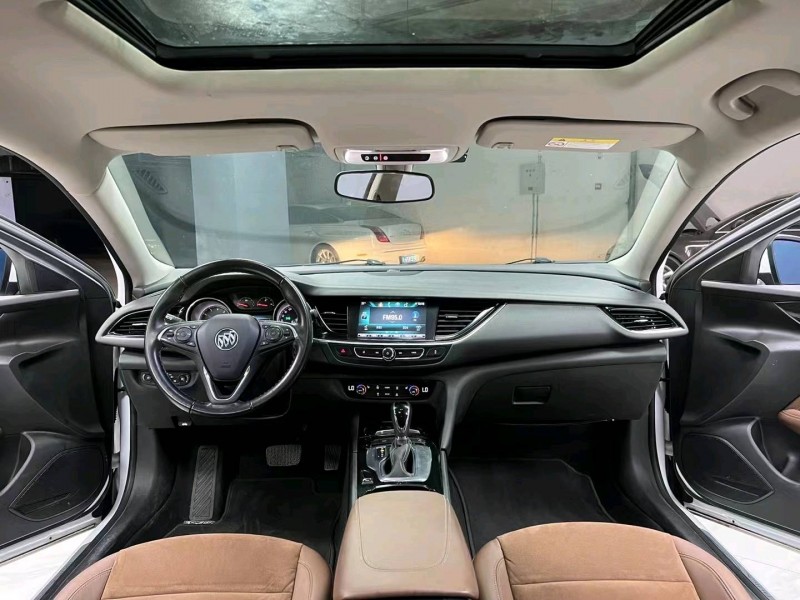 成都18年别克君威9