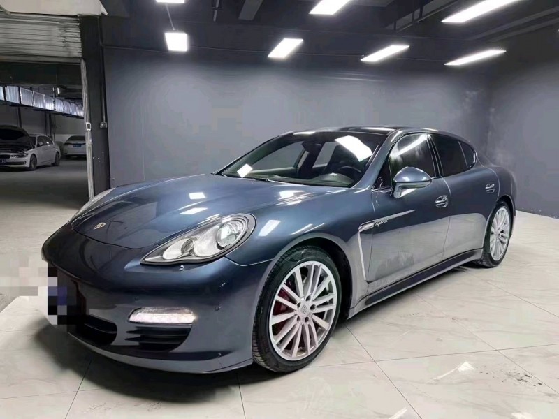 成都13年保时捷帕拉梅拉2