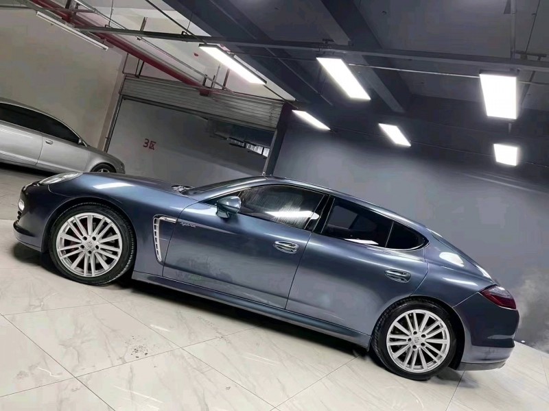 成都13年保时捷帕拉梅拉3