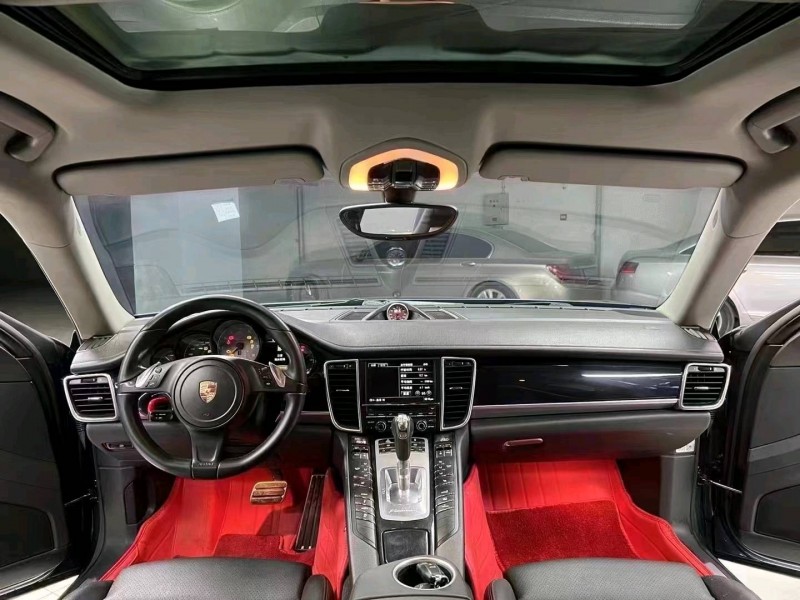 成都13年保时捷帕拉梅拉6
