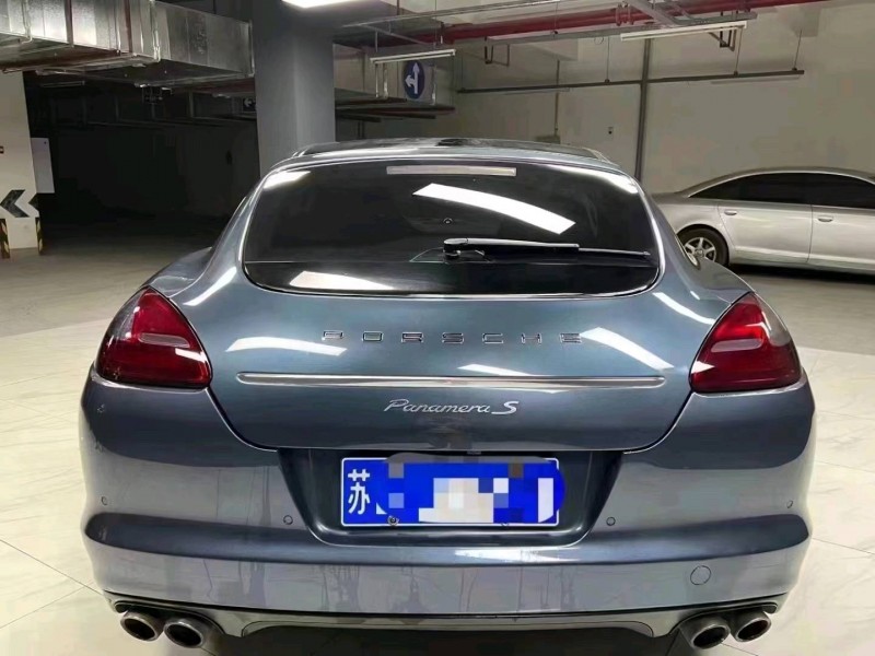 成都13年保时捷帕拉梅拉8