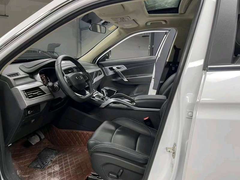 成都21年吉利博越5