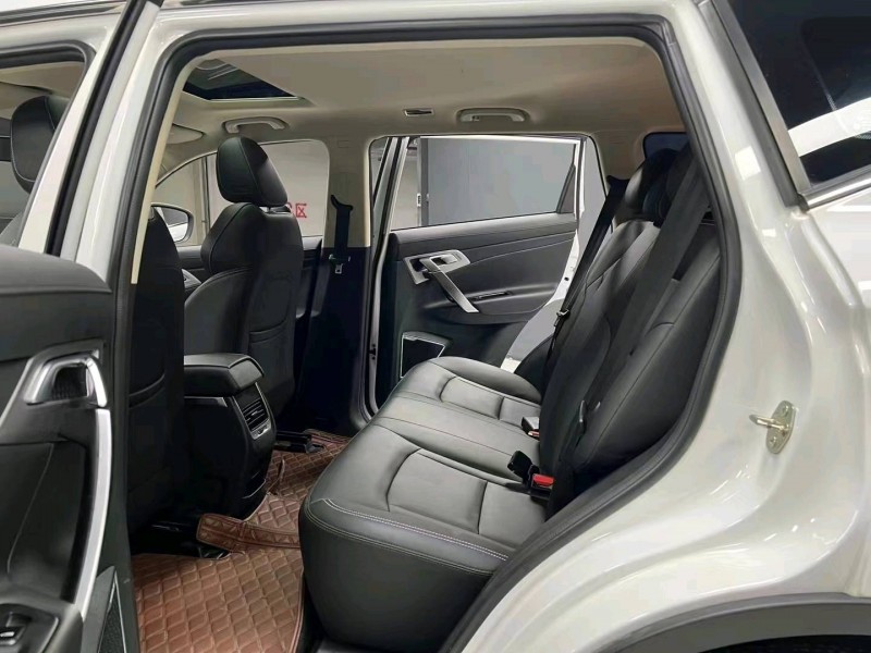 成都21年吉利博越6