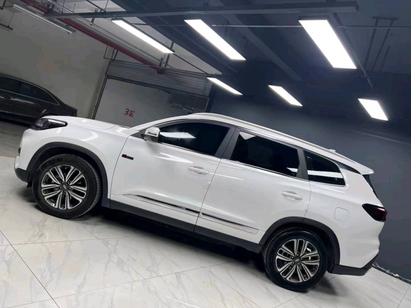 成都21年奇瑞瑞虎83