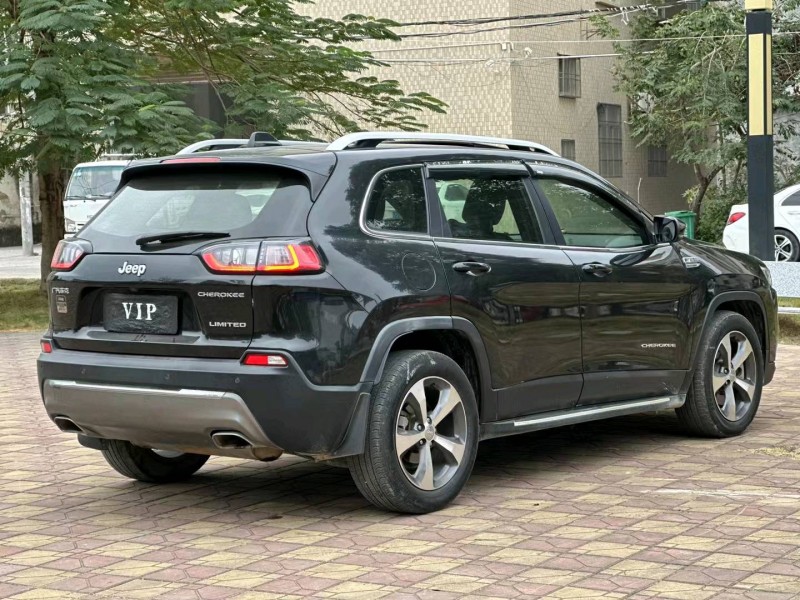 汕头19年Jeep自由光8