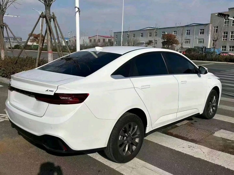 济南23年吉利几何9