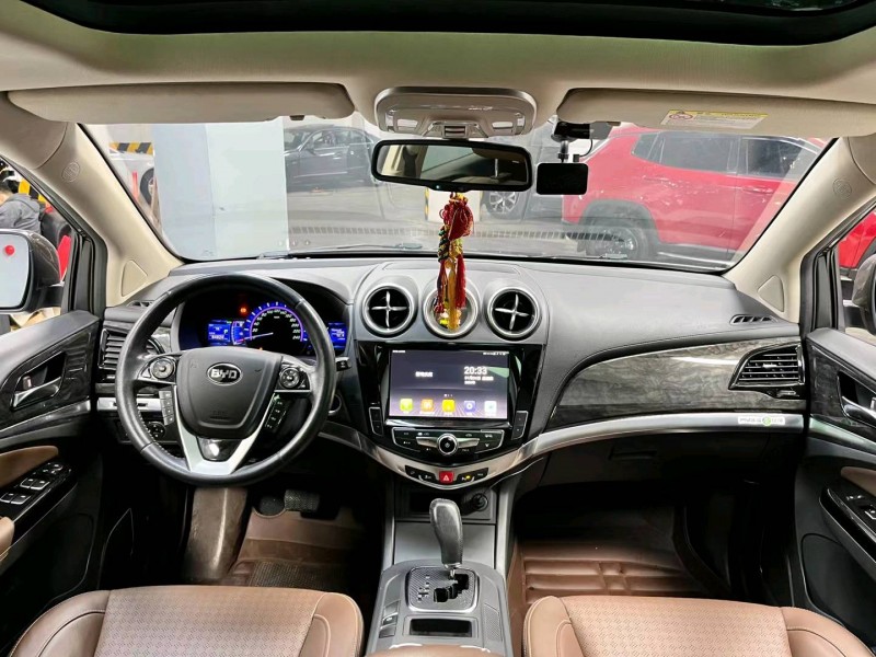 成都18年比亚迪S75