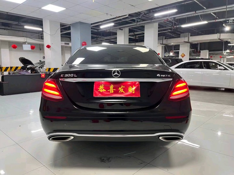 成都17年奔驰E9