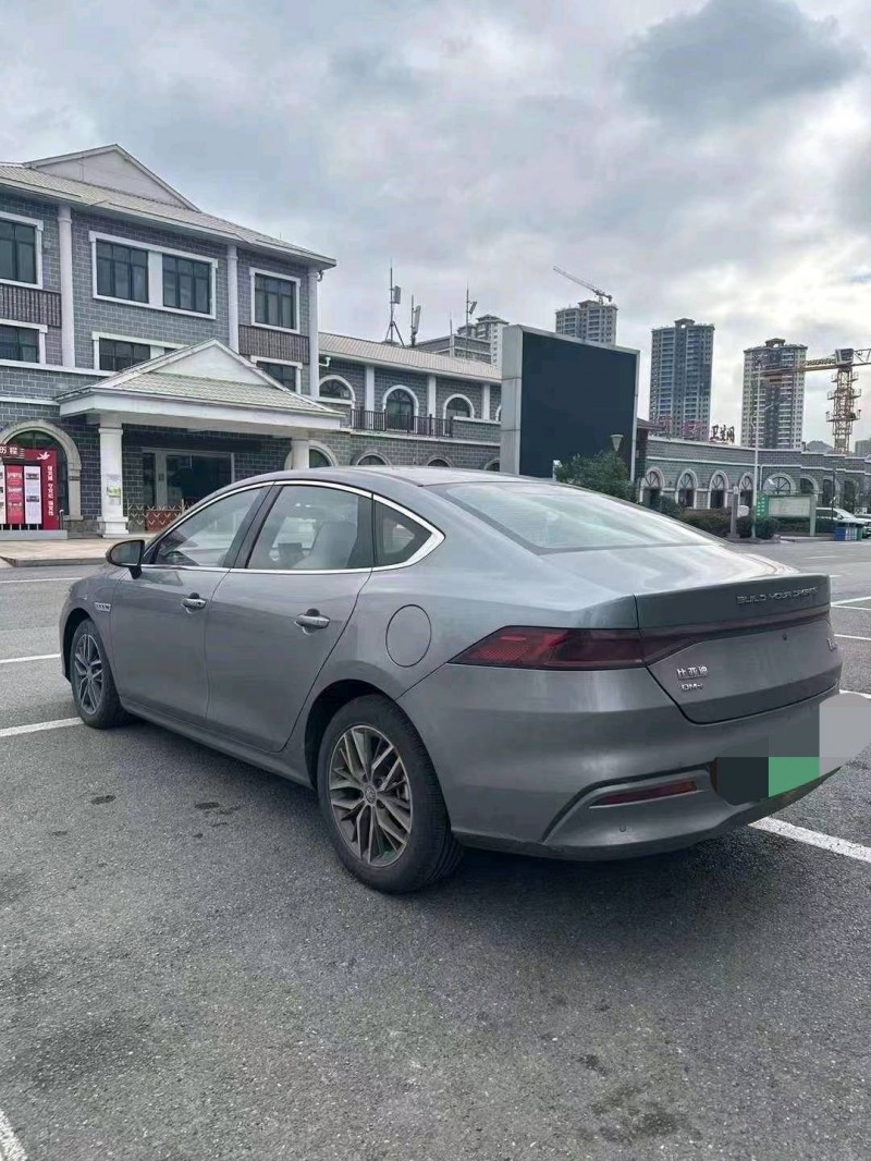 重庆23年比亚迪秦4