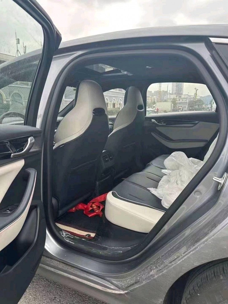 重庆23年比亚迪秦5