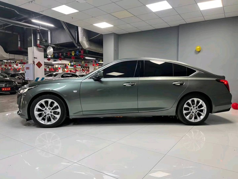 成都23年凯迪拉克CT52