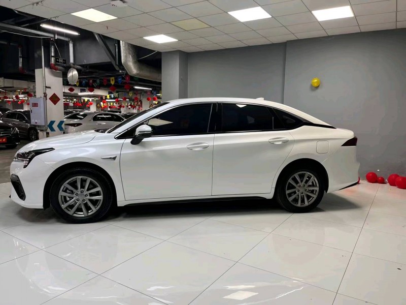 成都23年传祺埃安S2