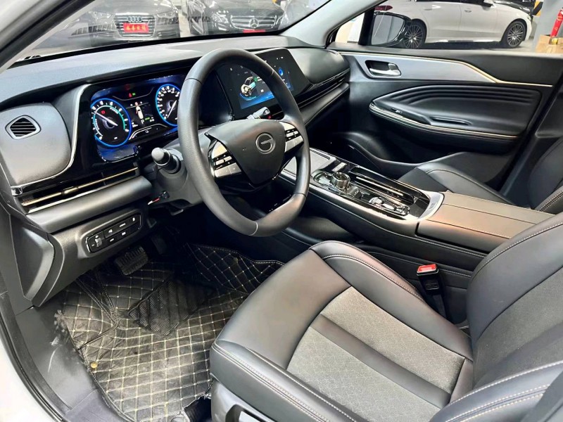 成都23年传祺埃安S7