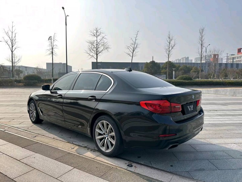 盐城18年宝马5系9