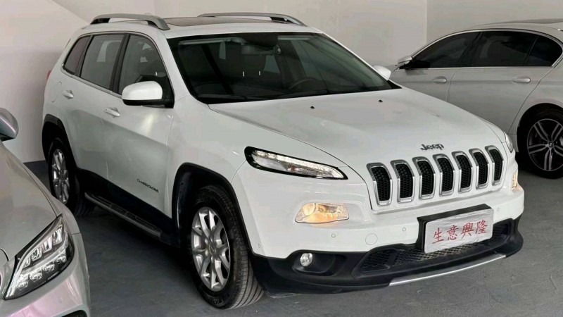 枣庄16年Jeep自由光2