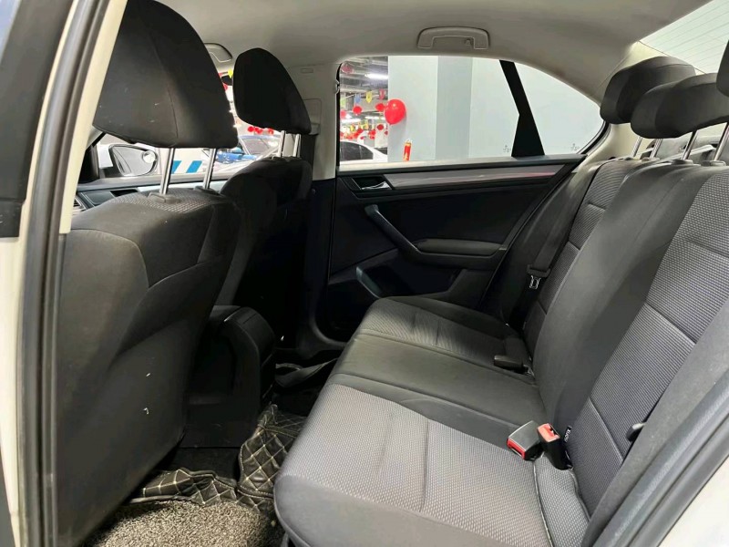 成都17年大众宝来8