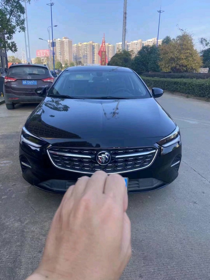 枣庄21年别克君威8