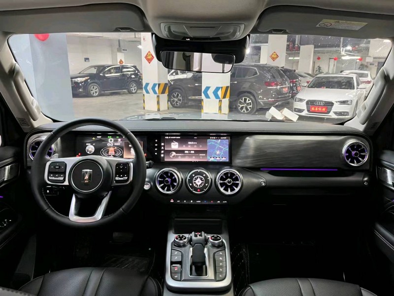 成都23年长城汽车坦克3005