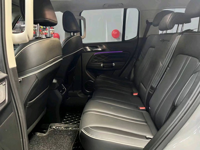 成都23年长城汽车坦克3008