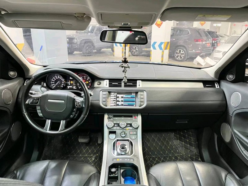 成都15年路虎极光5