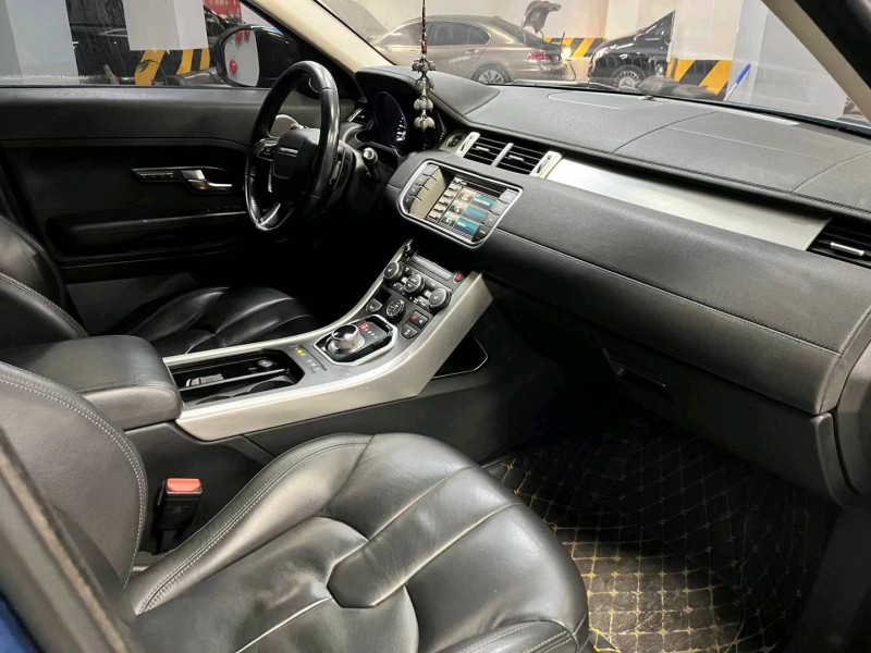 成都15年路虎极光6