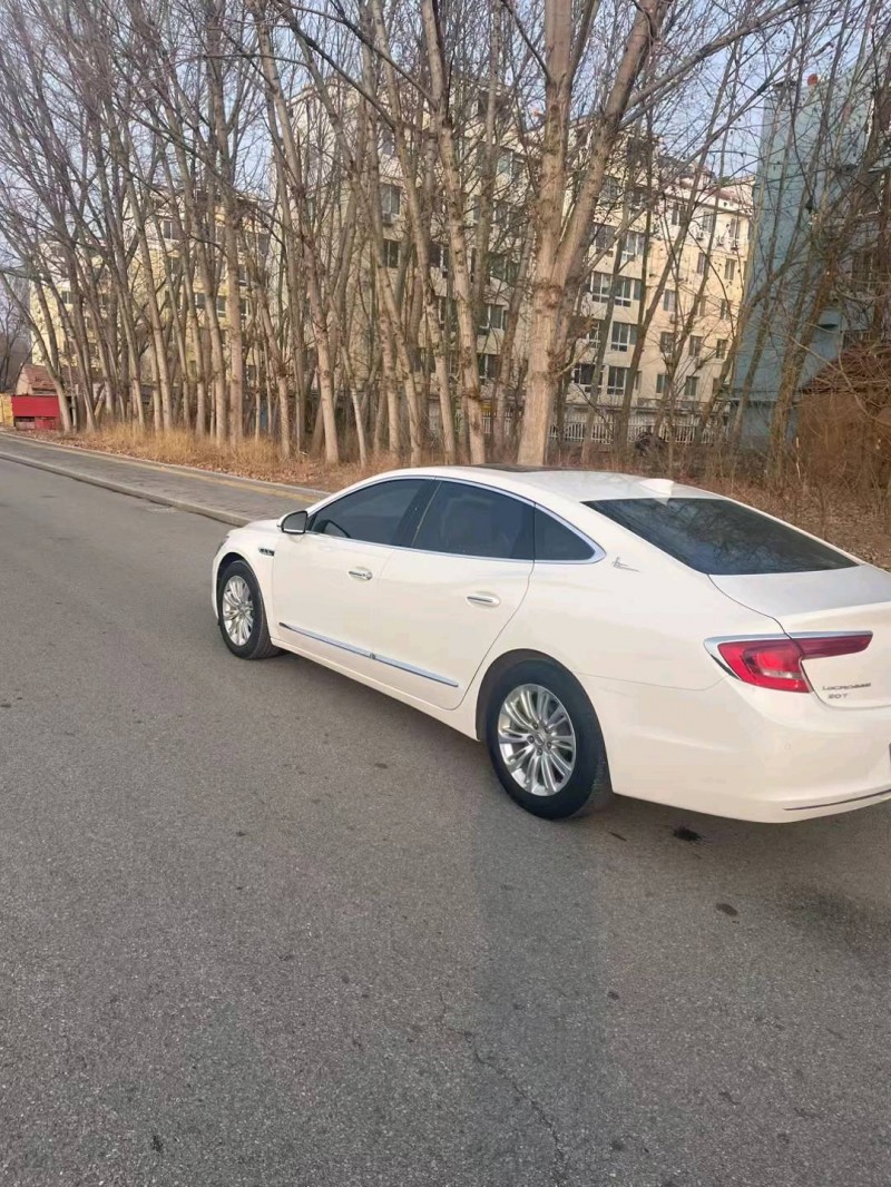 枣庄16年别克君越3