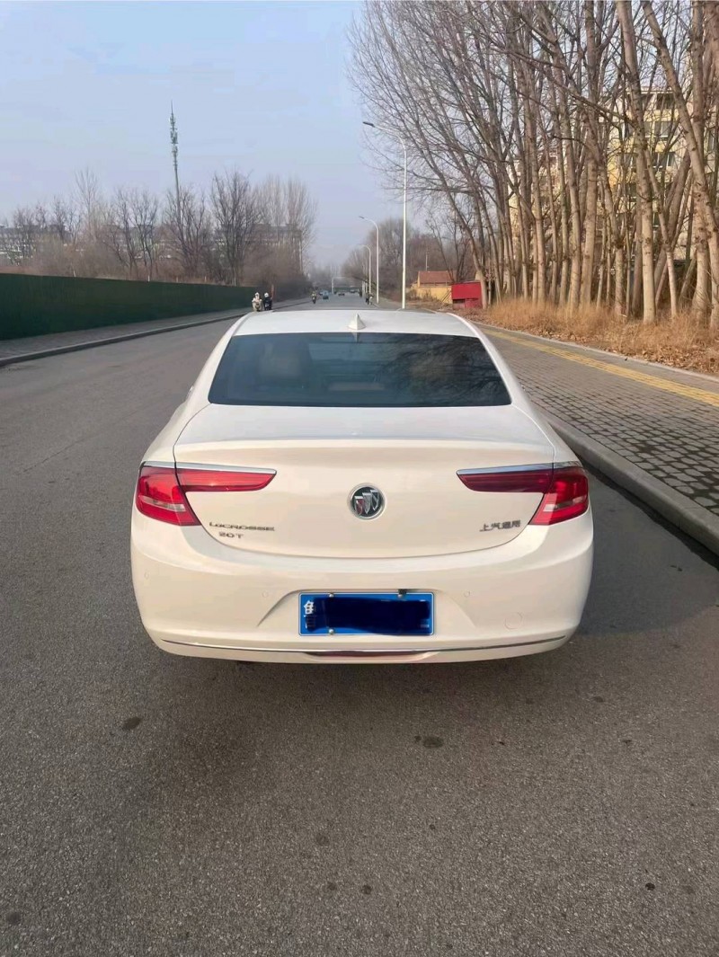 枣庄16年别克君越8