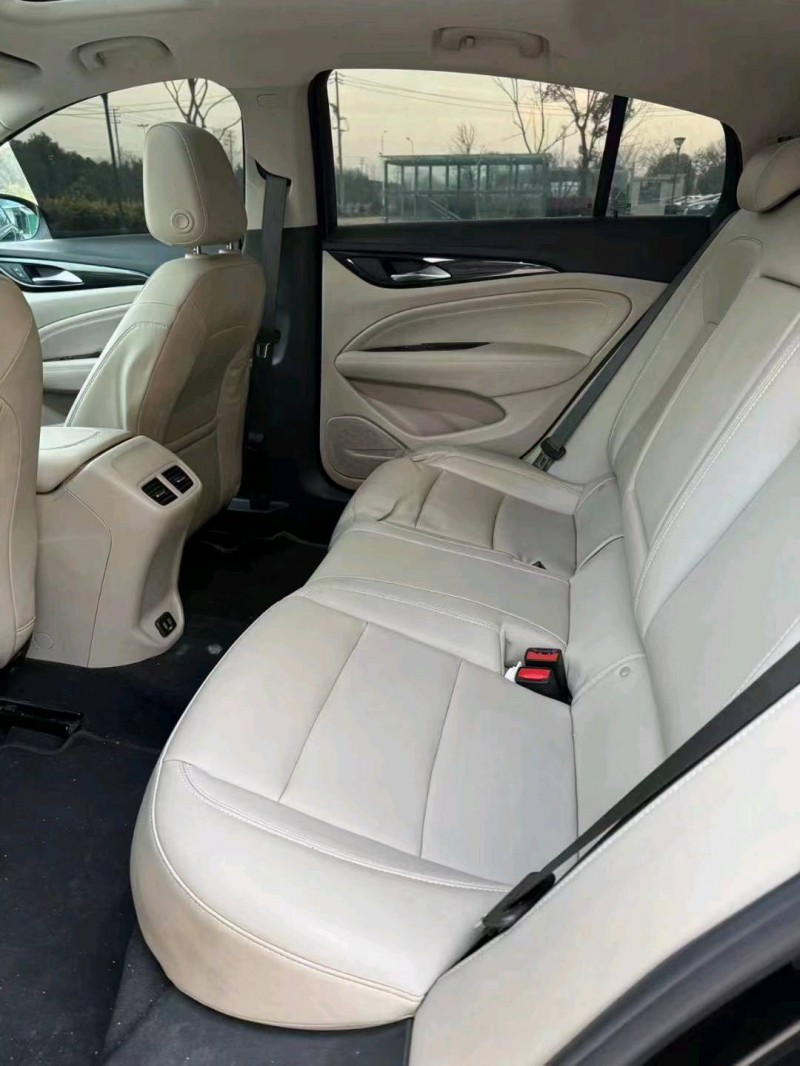 苏州20年别克君威4