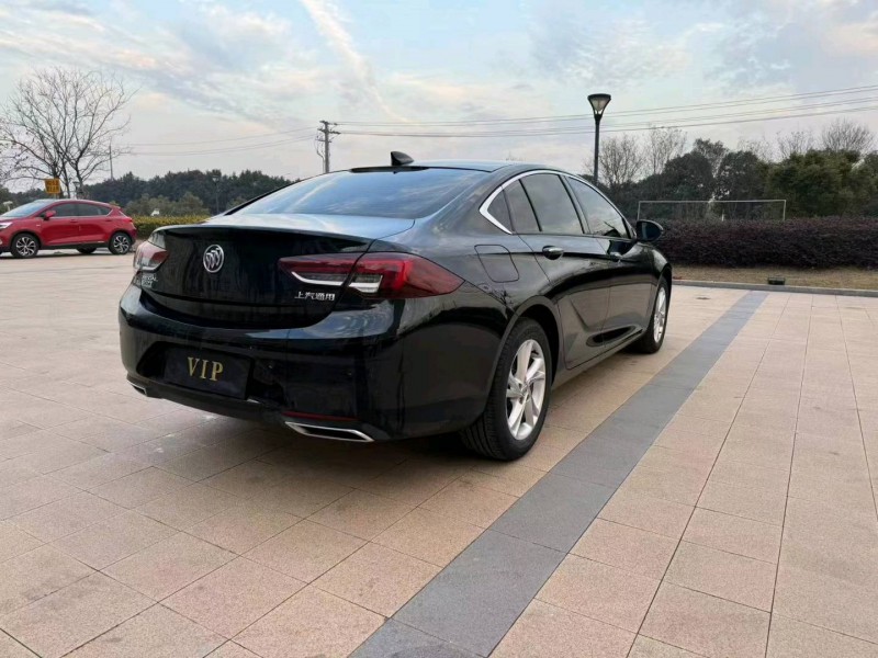 苏州20年别克君威6