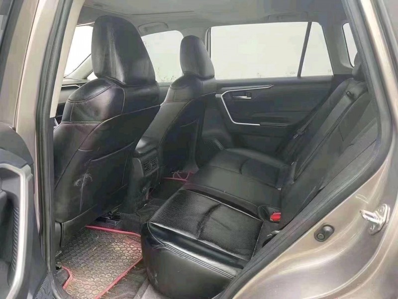 邯郸21年丰田RAV4荣放9