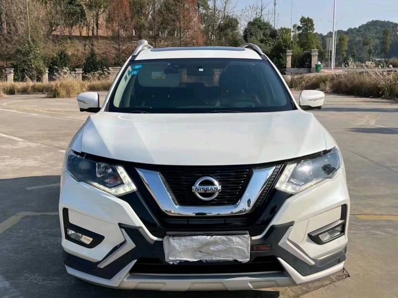 湘潭18年日產奇駿1