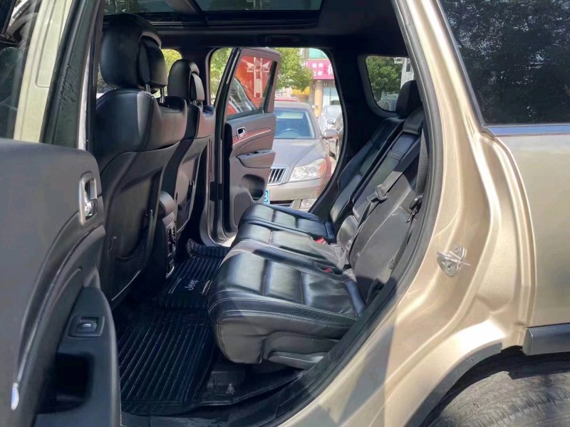 常州16年Jeep大切诺基3